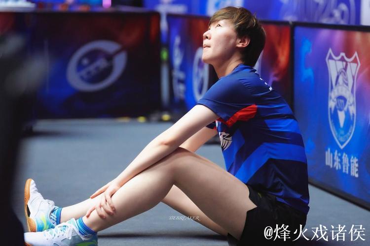 王曼昱4-3力克范思琦 挺进十五运会女单16强 王曼昱4-3力克范思琦 挺进十五运会女单16强